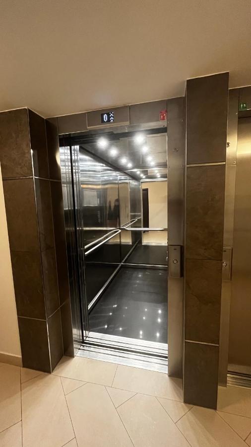Residence Garden Tower S Balkonem, Garaz Prague Ngoại thất bức ảnh