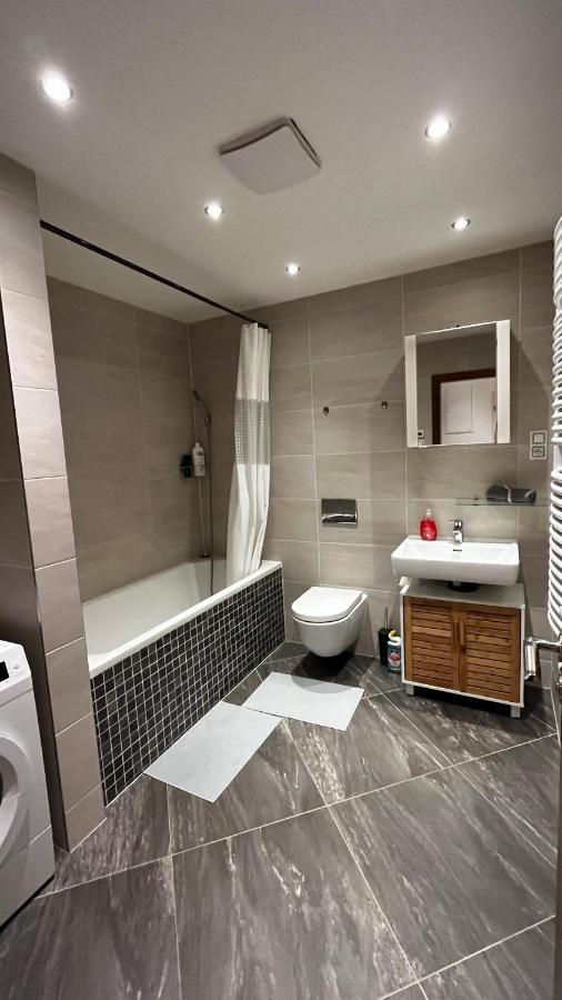 Residence Garden Tower S Balkonem, Garaz Prague Ngoại thất bức ảnh