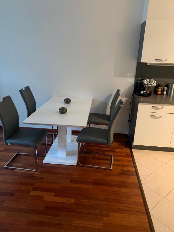 Residence Garden Tower S Balkonem, Garaz Prague Ngoại thất bức ảnh