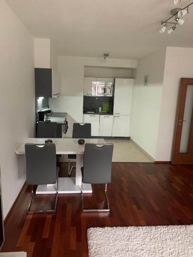 Residence Garden Tower S Balkonem, Garaz Prague Ngoại thất bức ảnh
