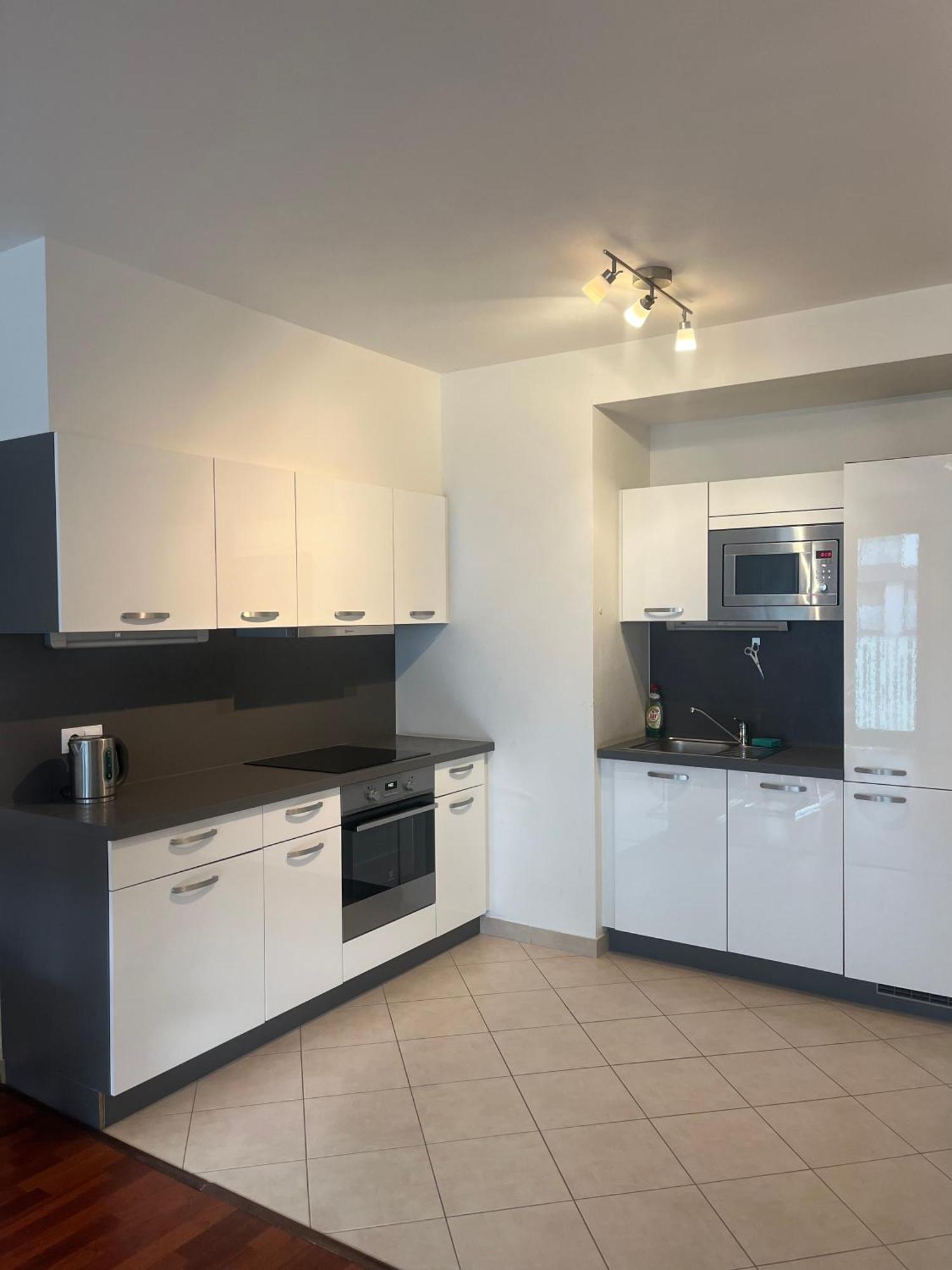 Residence Garden Tower S Balkonem, Garaz Prague Ngoại thất bức ảnh